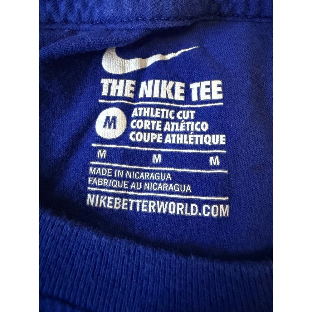Nike T-Shirt Mens M Chicago Cubs 2016 World Series Champions Souvenir Old School